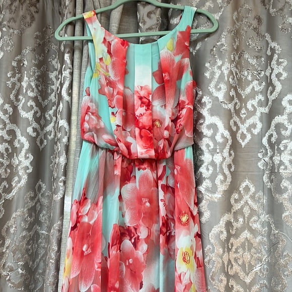 B Darlin Floral Sleeveless Chiffon Maxi Dress - Picture 2 of 5